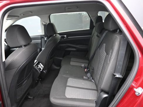 Used 2021 Kia Sorento LX image 11