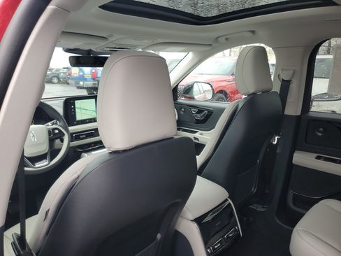 New 2026 Lincoln Aviator AWD image 24