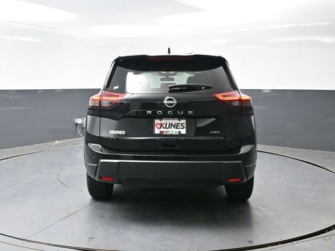 Used 2025 Nissan Rogue SV AWD/4WD image 13