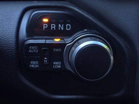 Used 2021 RAM 1500 Big Horn AWD/4WD image 34