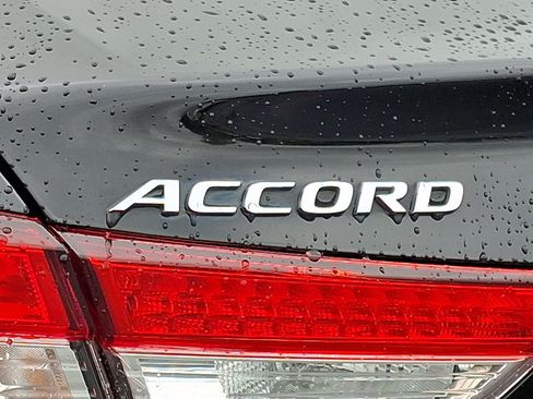 Used 2018 Honda Accord LX image 30