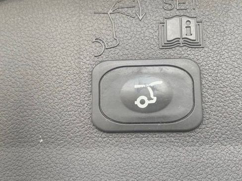 Used 2015 Ford Escape Titanium w/ Equipment Group 301A AWD/4WD image 5