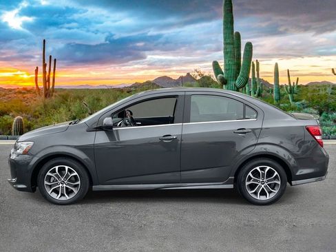 Used 2020 Chevrolet Sonic LT w/ Convenience Package FWD image 6
