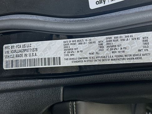 Used 2023 Jeep Grand Cherokee L Laredo image 12