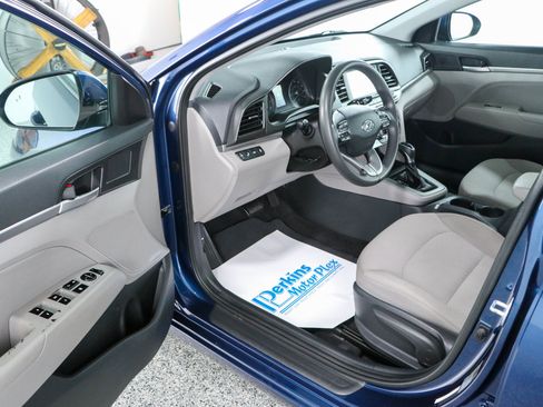 Used 2019 Hyundai Elantra SEL FWD image 3