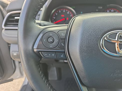 Used 2022 Toyota Camry XSE FWD image 14