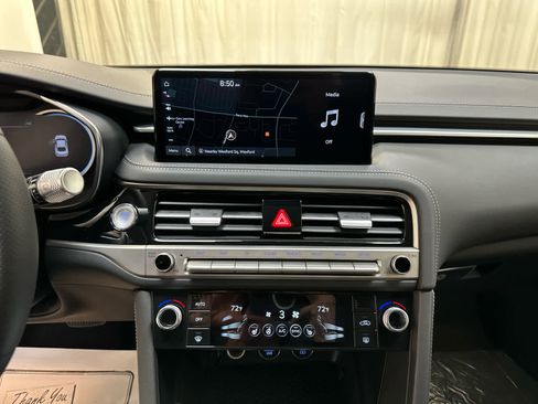New 2025 Genesis G70 2.5T image 15