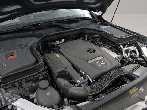 Used 2019 Mercedes-Benz GLC 300 image 30