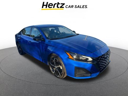 Used 2025 Nissan Altima 2.5 SR image 1