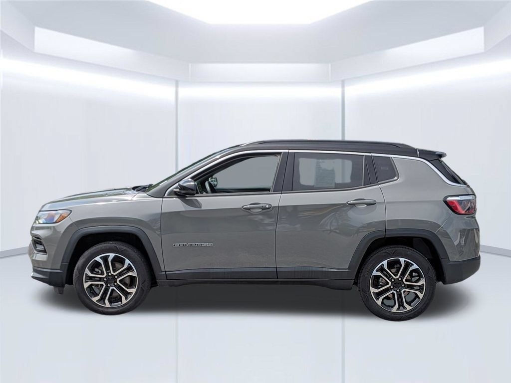 Used 2023 Jeep Compass Limited AWD/4WD image 2