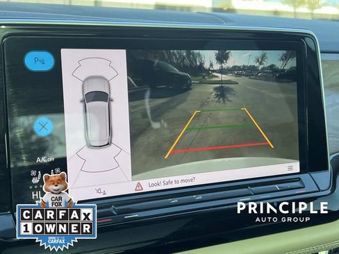 Used 2024 Volkswagen Atlas SE w/ Panoramic Sunroof Package image 24