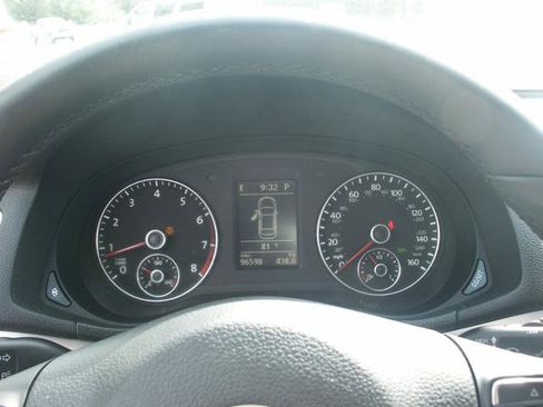Used 2012 Volkswagen Passat 2.5 SE FWD image 10