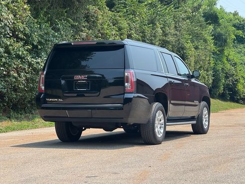 Used 2020 GMC Yukon XL SLT w/ Open Road Package AWD/4WD image 5
