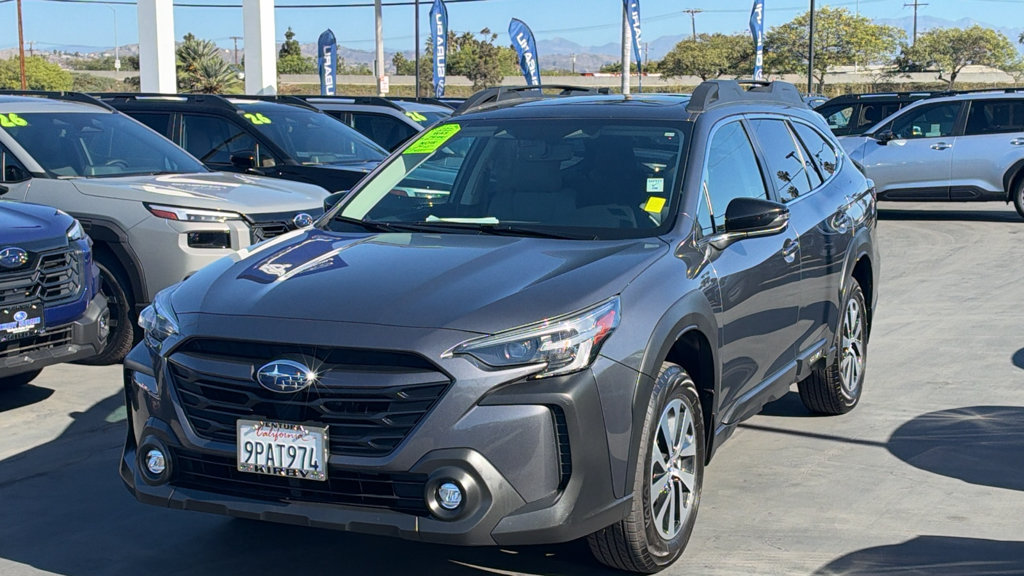 Certified 2025 Subaru Outback Premium AWD/4WD image 3