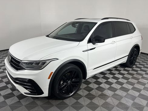 Used 2022 Volkswagen Tiguan SE R-Line AWD/4WD image 7