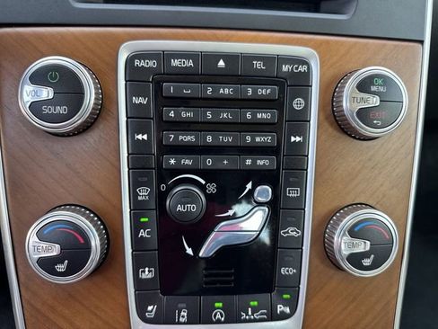 Used 2017 Volvo S60 T5 Inscription Platinum image 16