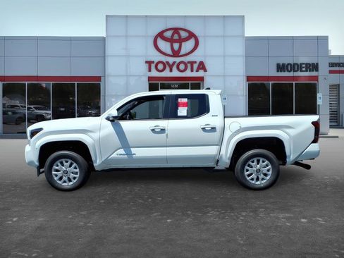 New 2026 Toyota Tacoma SR5 AWD/4WD image 3