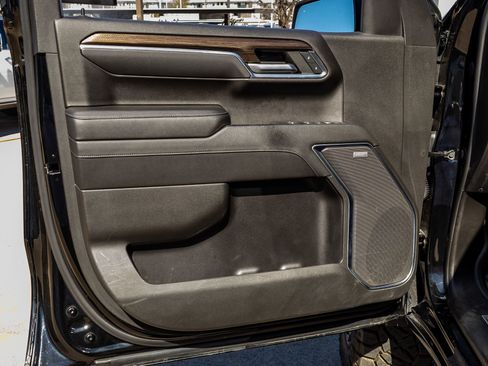 Used 2022 Chevrolet Silverado 1500 LT Trail Boss w/ LT Trail Boss Premium Package image 33