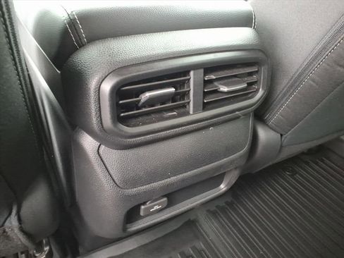 Used 2025 Honda Ridgeline Sport image 15