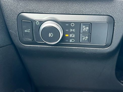 Used 2020 Ford Escape SEL image 30