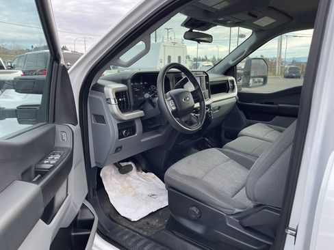 Used 2024 Ford F250 XL w/ XL Chrome Package image 10