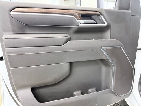 Used 2025 Chevrolet Silverado 3500 LT w/ Safety Package AWD/4WD image 9