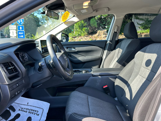 Certified 2025 Nissan Rogue SV AWD/4WD image 13