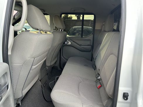 Used 2019 Nissan Frontier SV image 16
