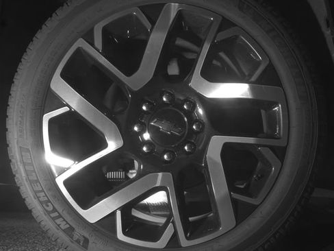 Used 2025 Chevrolet Silverado EV RST AWD/4WD image 11