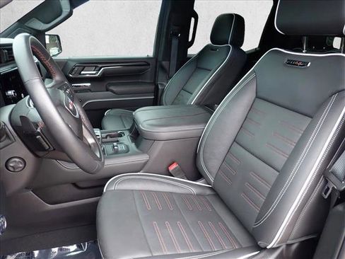 Used 2024 GMC Sierra 1500 AT4X image 11