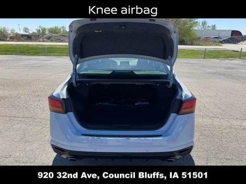Used 2023 Nissan Altima 2.5 SR FWD image 14