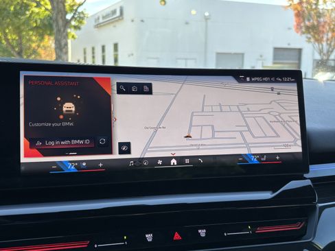 Certified 2025 BMW 530i xDrive w/ Premium Package image 25