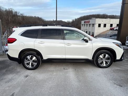 Used 2023 Subaru Ascent Premium w/ Convenience Package image 6