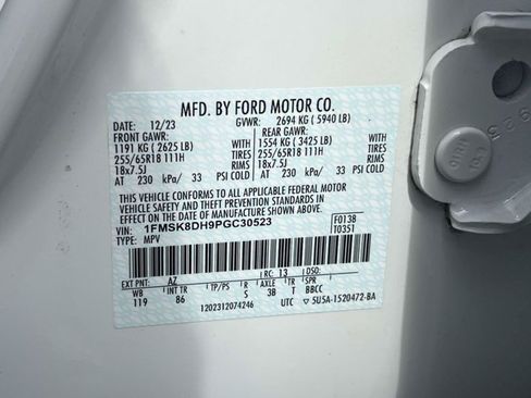 Used 2023 Ford Explorer XLT AWD/4WD image 18
