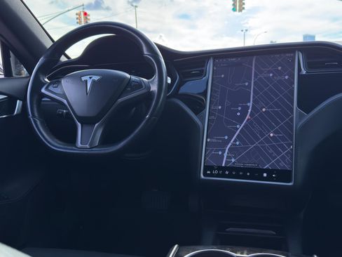 Used 2018 Tesla Model S 75D image 24