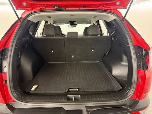 Used 2023 Hyundai Tucson SE image 32