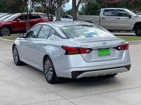 Used 2024 Nissan Altima 2.5 SV FWD image 4