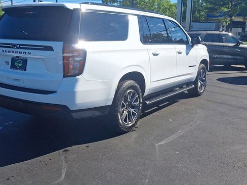 Certified 2024 Chevrolet Suburban Z71 w/ Luxury Package AWD/4WD image 2