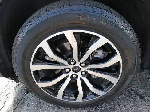 Used 2025 Ford Explorer ST-Line AWD/4WD image 10