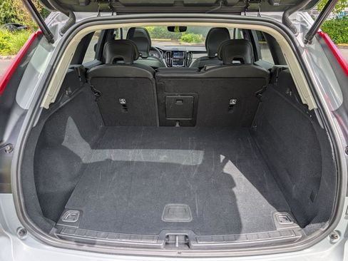Used 2025 Volvo XC60 B5 Core AWD/4WD image 14
