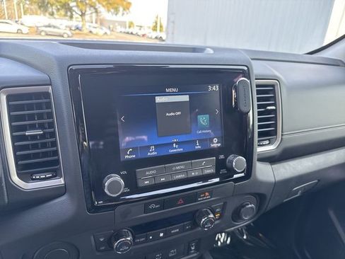 Used 2024 Nissan Frontier SV w/ SV Convenience Package image 20