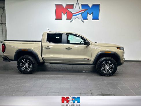 Used 2023 GMC Canyon AT4 w/ AT4 Premium Package AWD/4WD image 1