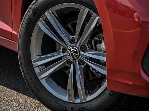 Used 2023 Volkswagen Jetta SE FWD image 4