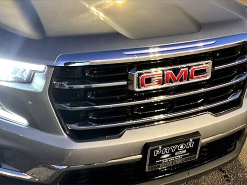 Used 2025 GMC Acadia Elevation image 34