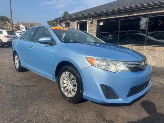 Used 2014 Toyota Camry LE FWD image 1