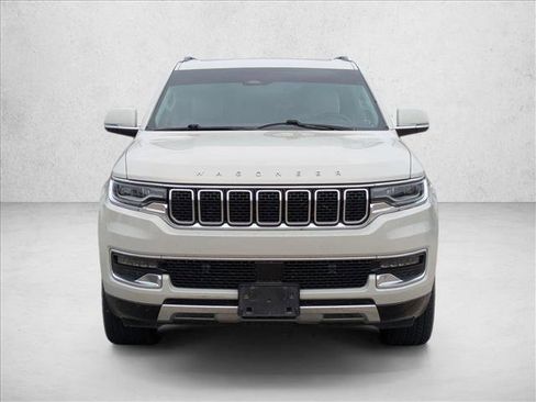 Used 2022 Jeep Wagoneer Series III w/ Premium Group I image 2