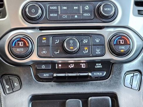 Used 2019 Chevrolet Suburban LT image 24
