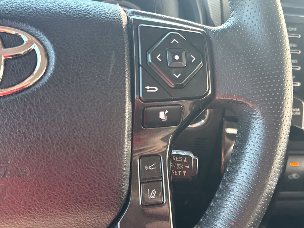 Used 2020 Toyota 4Runner TRD Off-Road Premium AWD/4WD image 20