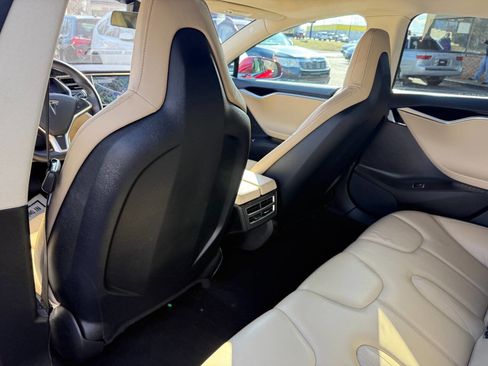 Used 2013 Tesla Model S Long Range image 24