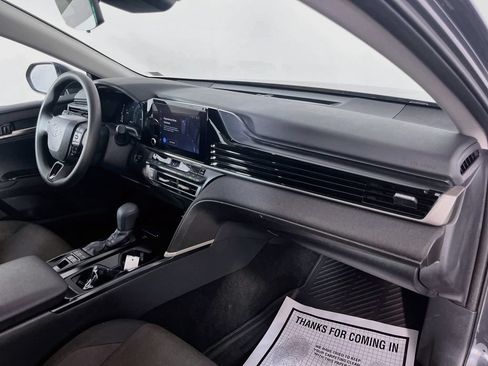 Used 2025 Toyota Camry LE FWD image 33